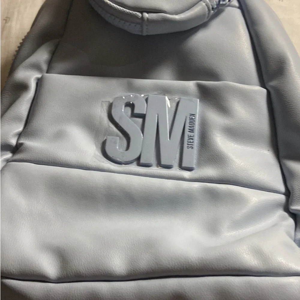 Steve Madden backpack purse - Picture 3 of 4